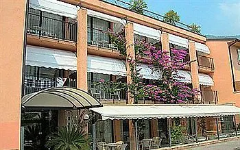 Hotel Lido Gargnano 3*,