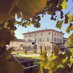https://villa-pacchioni.emilia-romagnahotels.net