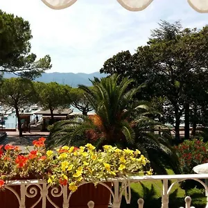 prima-fila.hotelitalianriviera.com/